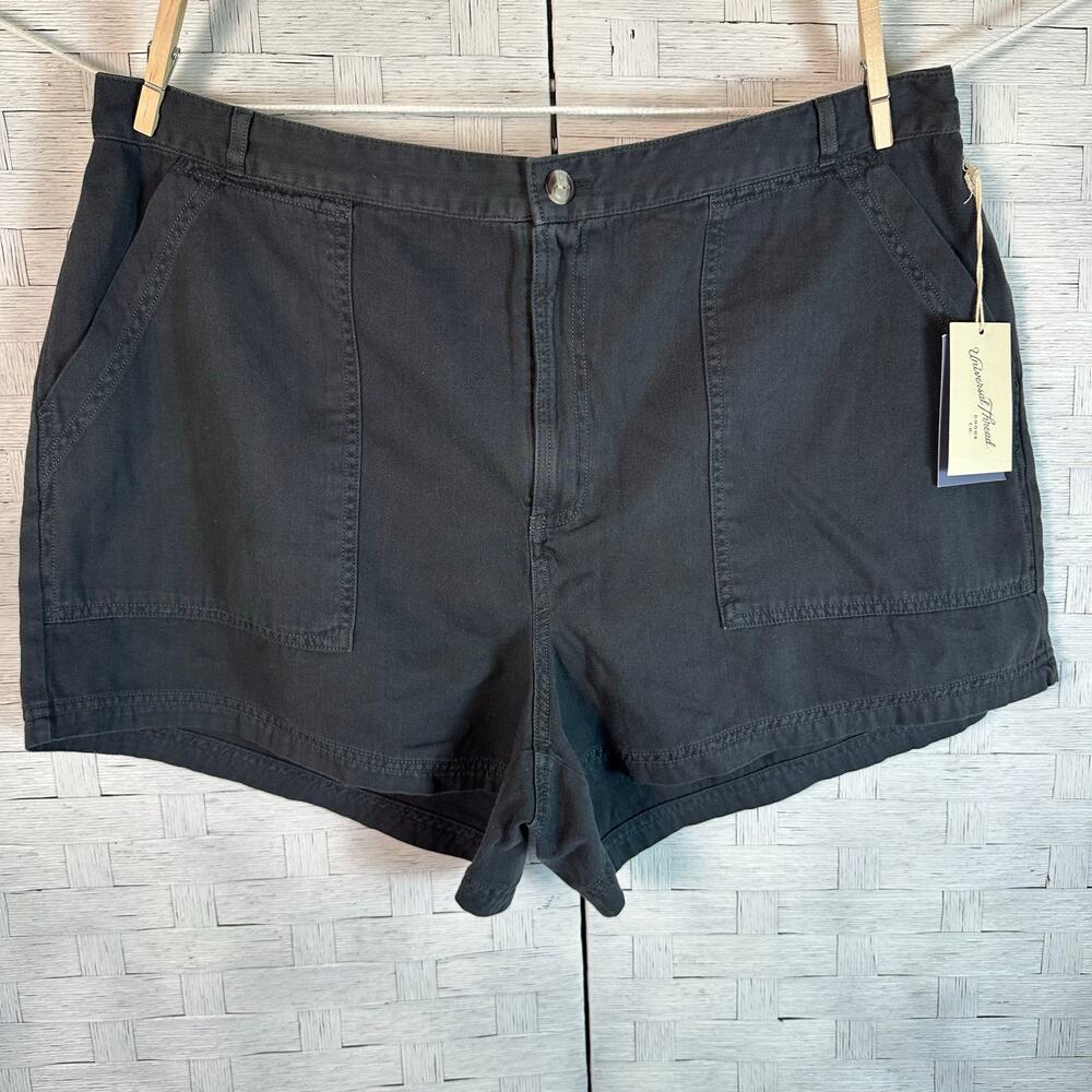 Universal thread mid rise, Bermuda shorts, very dark gray pockets plus size
